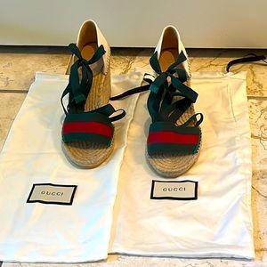 Beautiful Authentic Gucci wedge shoe